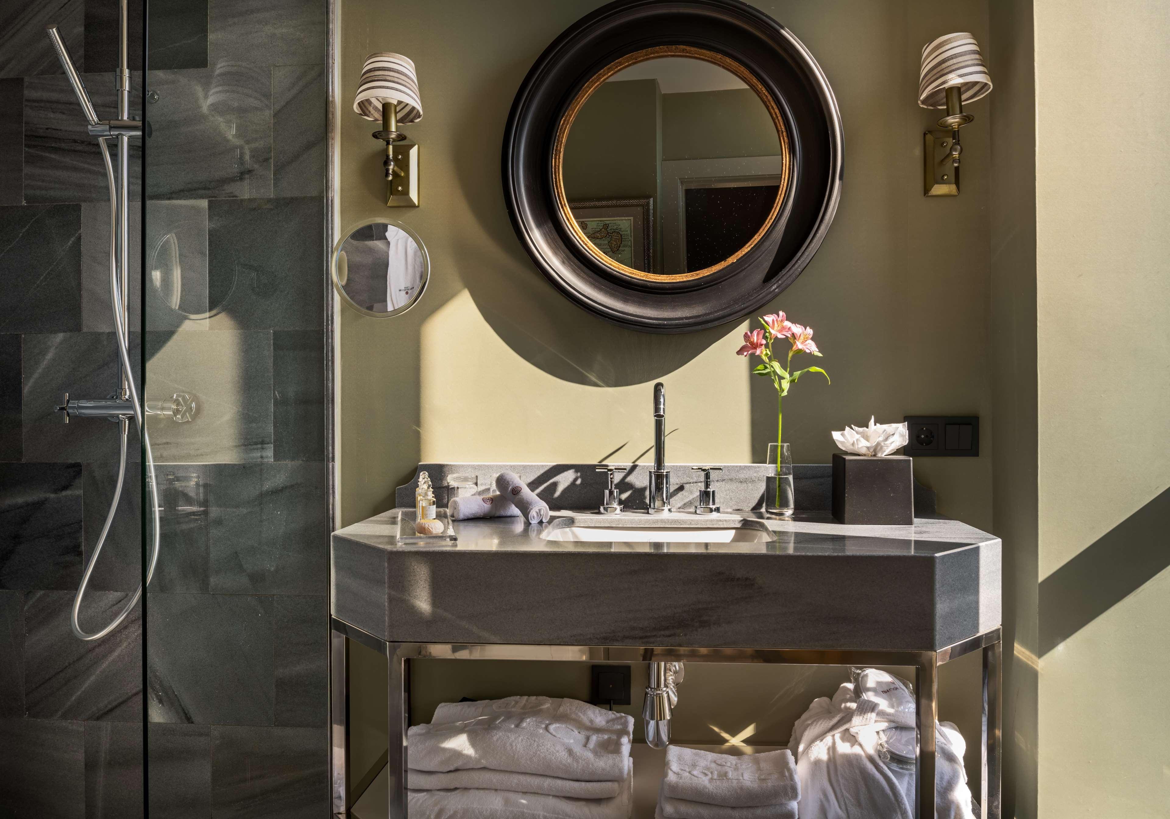 Hotel Nh Collection Colon Valenza Esterno foto